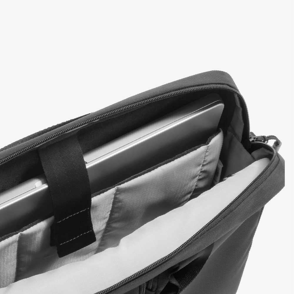 BOLSA DE HOMBRO P/PORTÃTIL A33F3D1 NEGRO TOMTOC