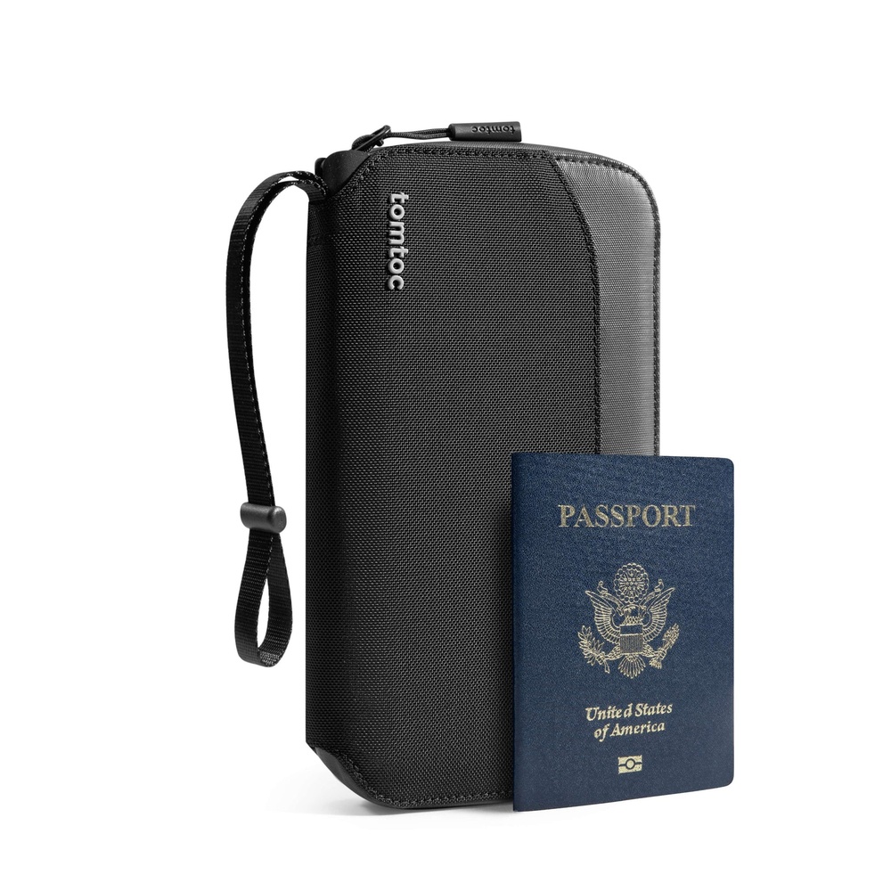 PORTAPASAPORTE T03M1D1 NEGRO TOMTOC