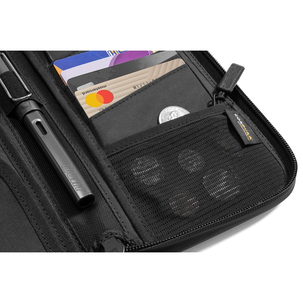 PORTAPASAPORTE T03M1D1 NEGRO TOMTOC