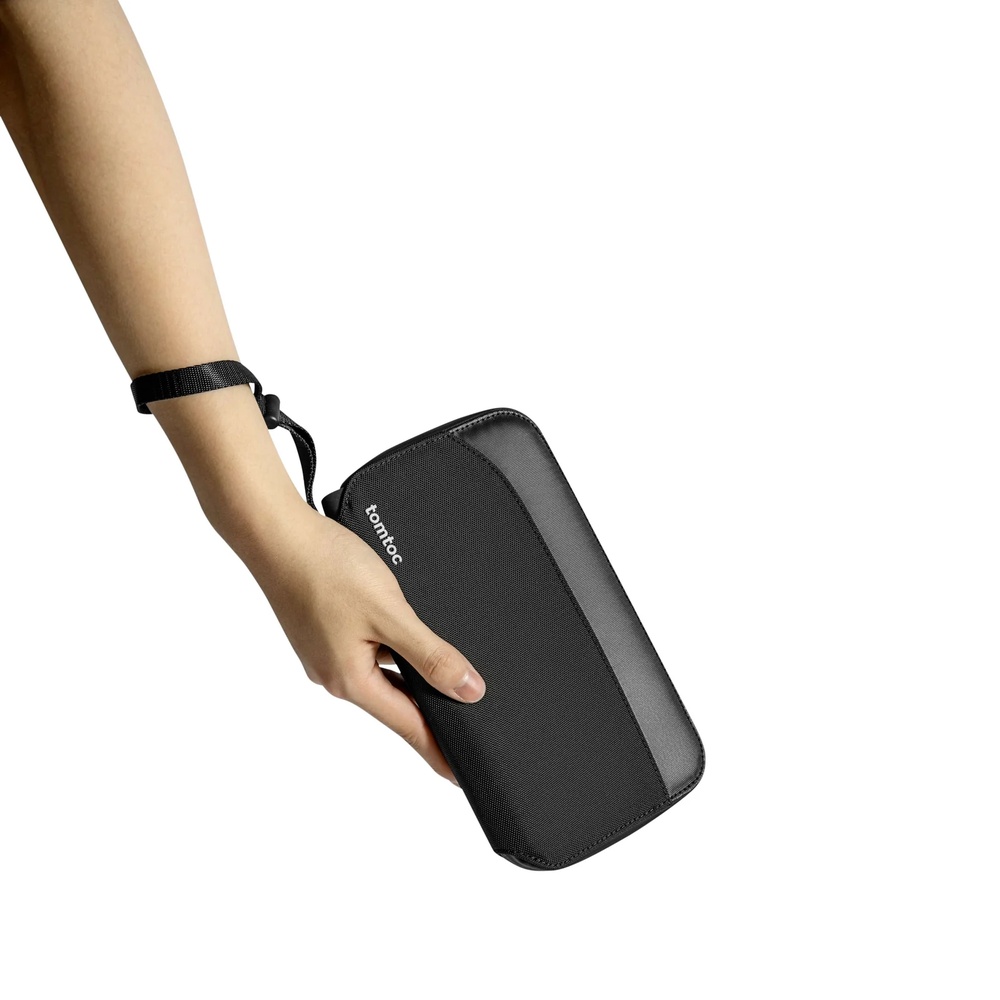 PORTAPASAPORTE T03M1D1 NEGRO TOMTOC