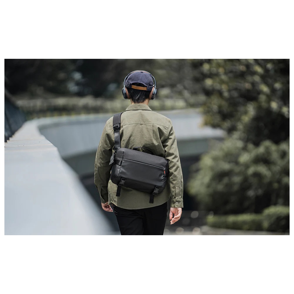 BOLSO TIPO BANDOLERA T21L1D1 NEGRO TOMTOC