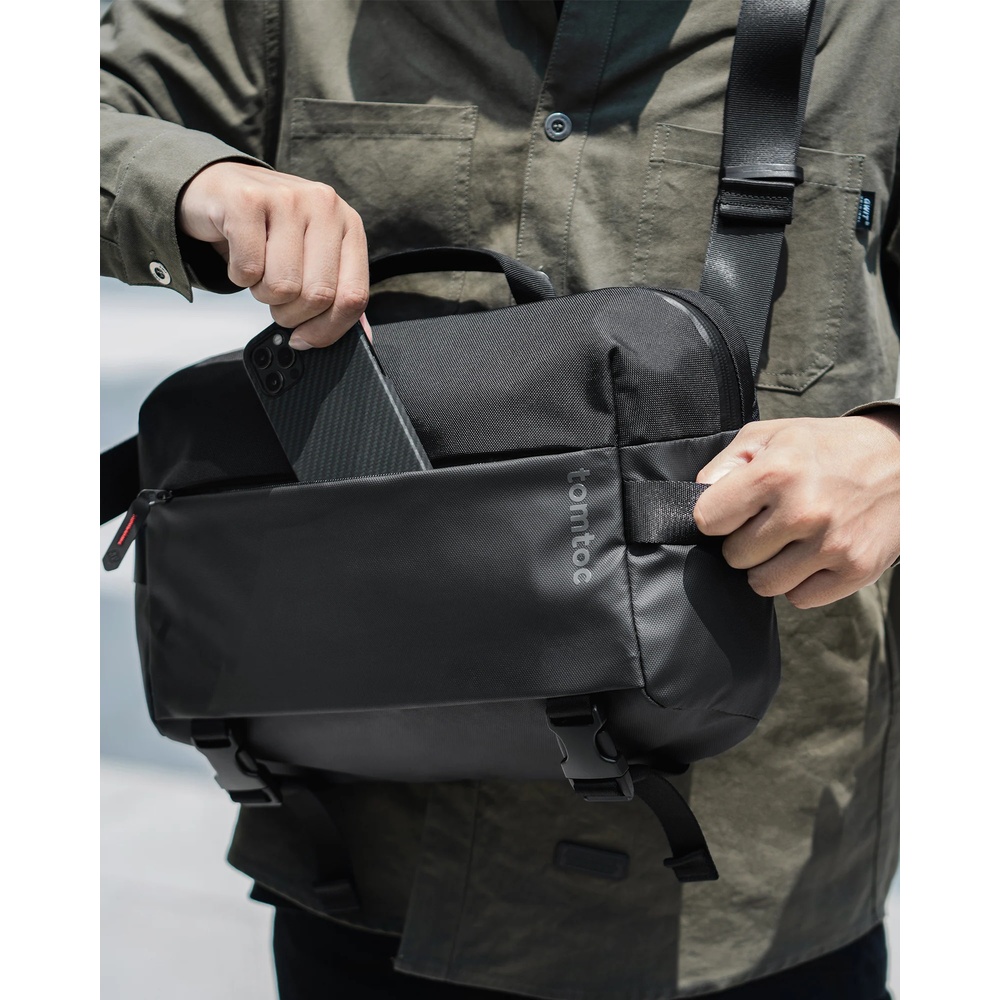 BOLSO TIPO BANDOLERA T21M1D1 NEGRO TOMTOC