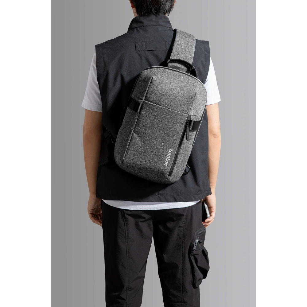 BOLSO TIPO BANDOLERA T24M1G3 GRIS TOMTOC